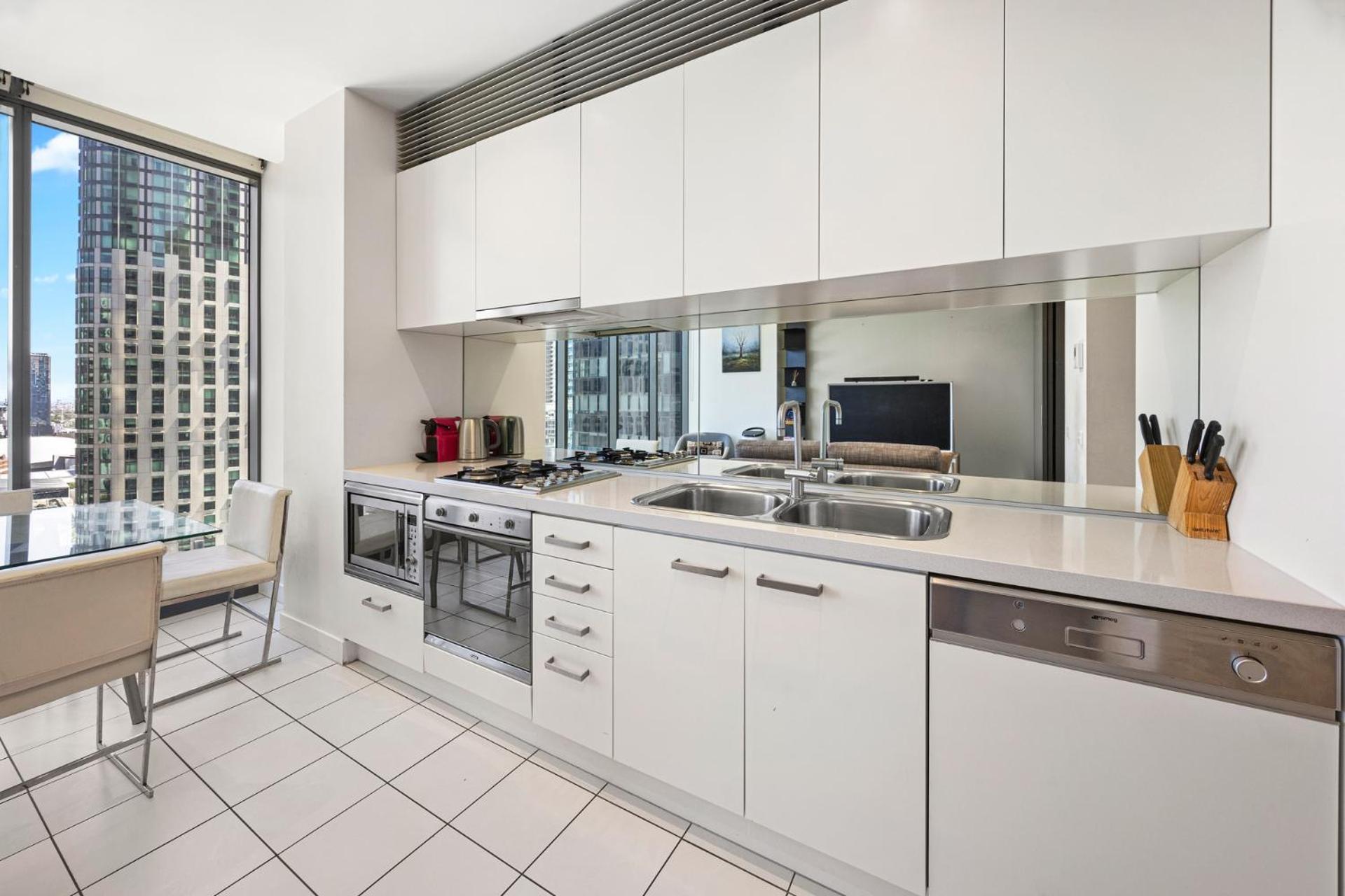 Luxury Designer Suite In Most Prestigious Location In Melbourne Exterior photo